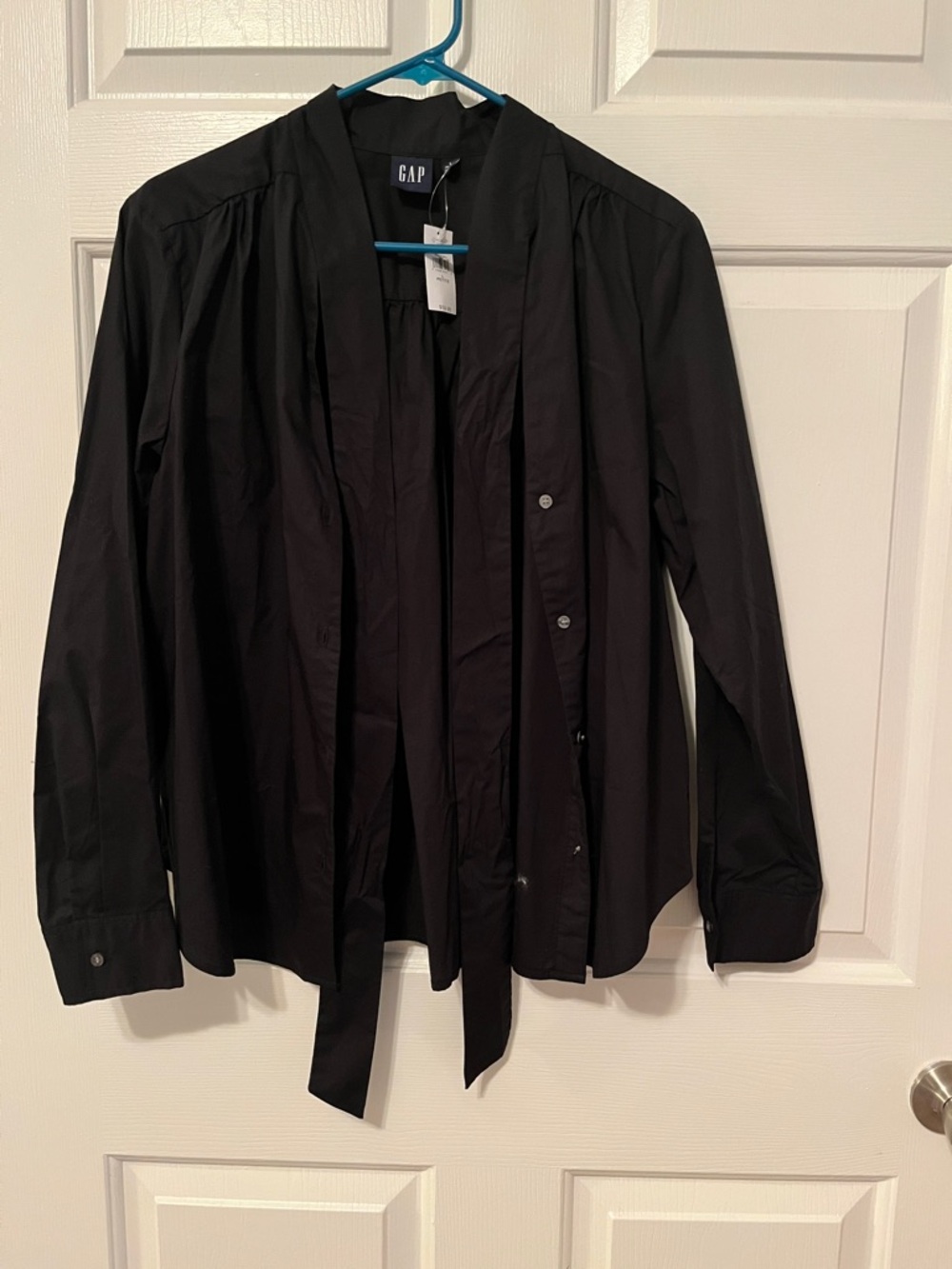 NWT GAP Black Long-Sleeve Tie-Neck Button Front Blouse